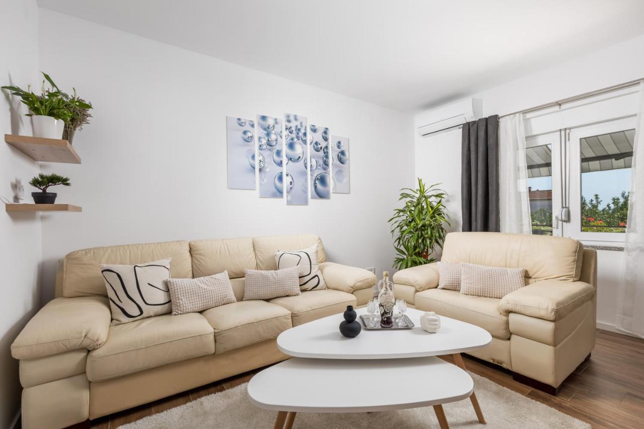 קסטב Apartment Flowers מראה חיצוני תמונה